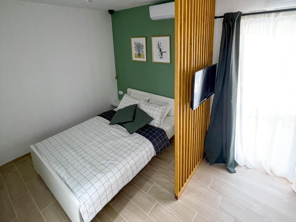 Modern Studio Overlooking Downtown Makarska Exterior foto