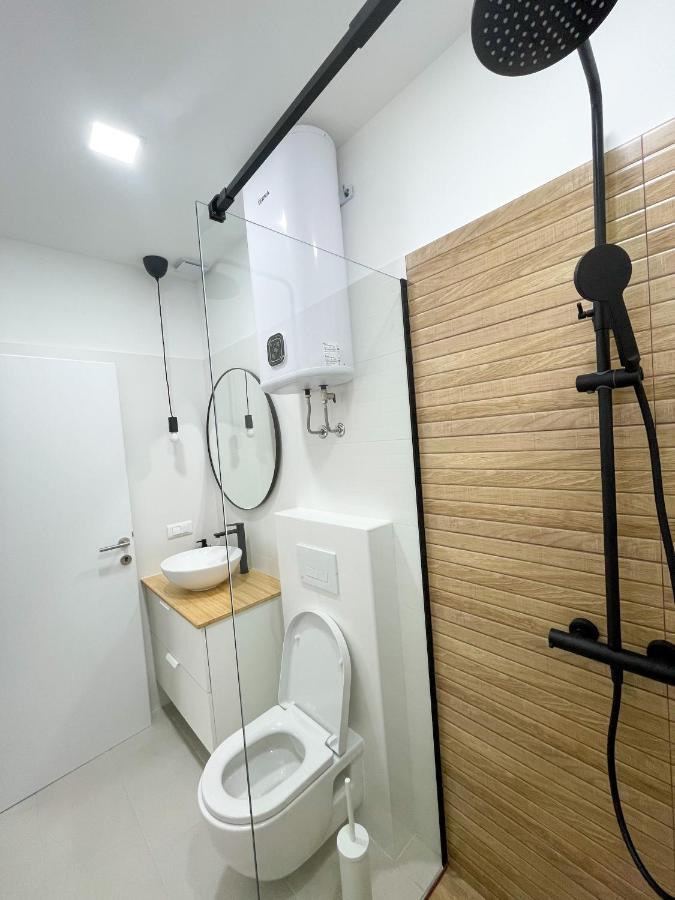 Modern Studio Overlooking Downtown Makarska Exterior foto